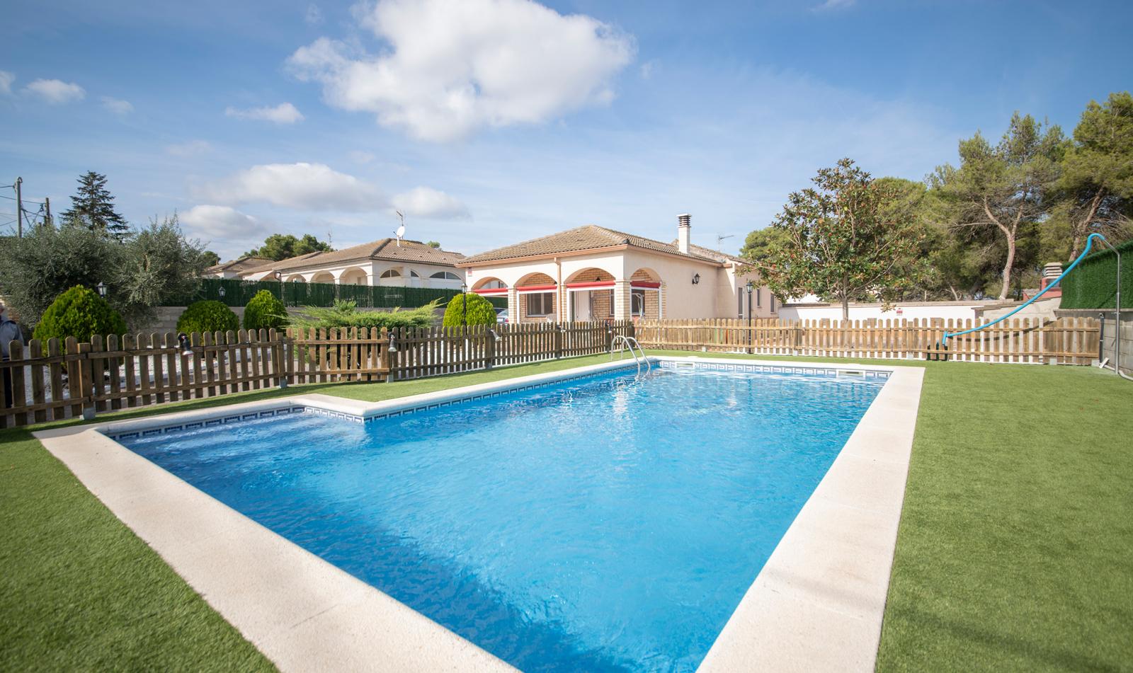 Luxury houses to buy