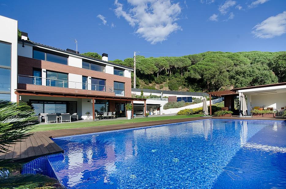 luxury-property-to-buy-or-rent.