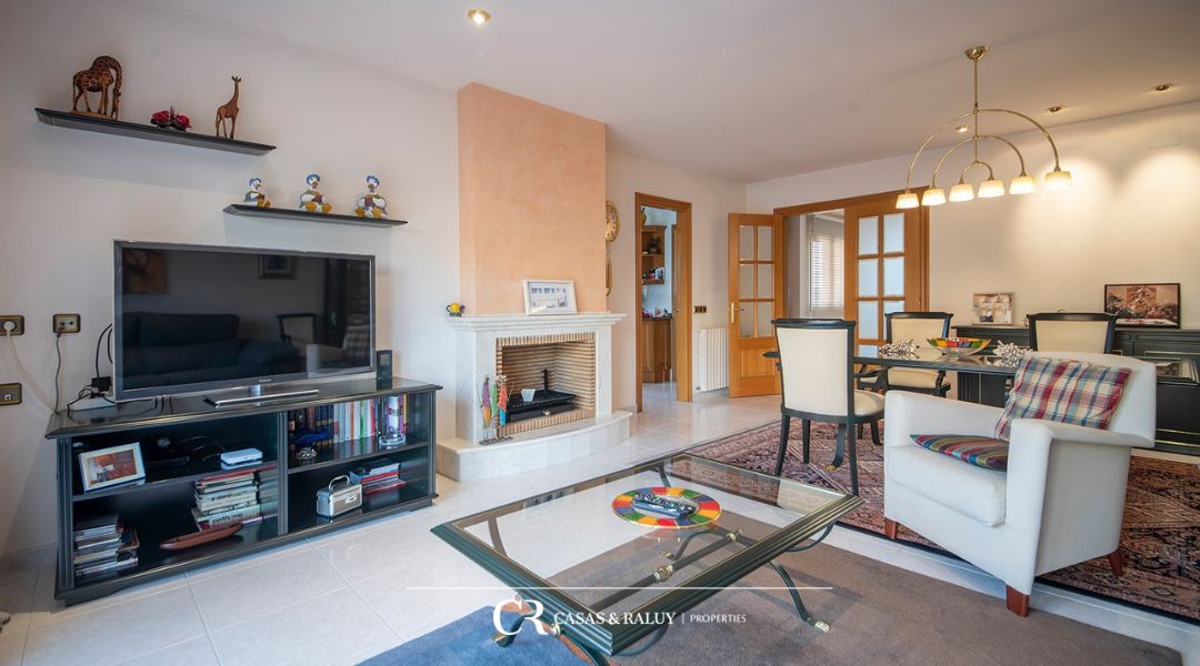 A Family Gem in Moja Light, Space and Nature